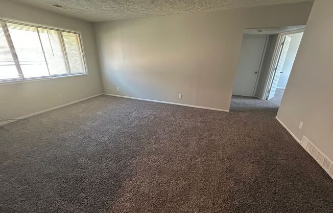 2 beds, 1 bath, 875 sqft, $1,075, Unit 10719-6