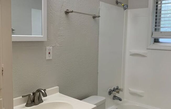 1 bed, 1 bath, 700 sqft, $895, Unit 6118-B