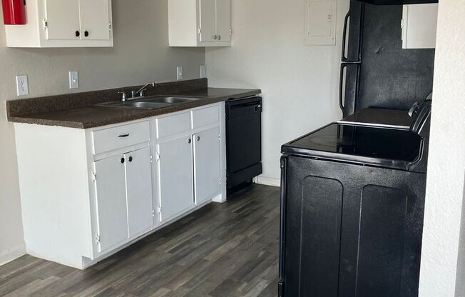 1 bed, 1 bath, 721 sqft, $800, Unit G8