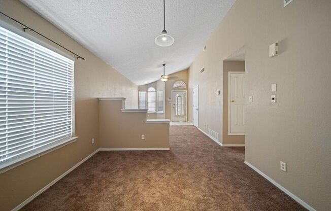 Adorable 2 bedroom, 2 bath home in East El Paso!