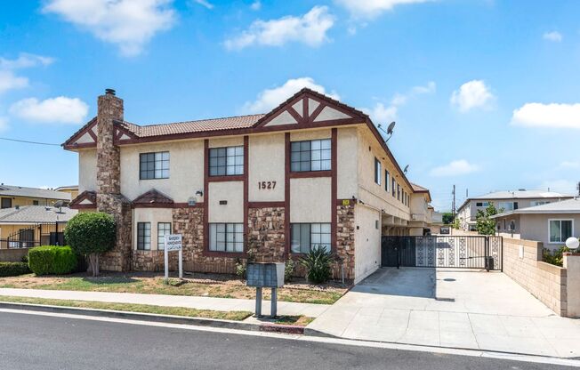 1527 Palm Ave