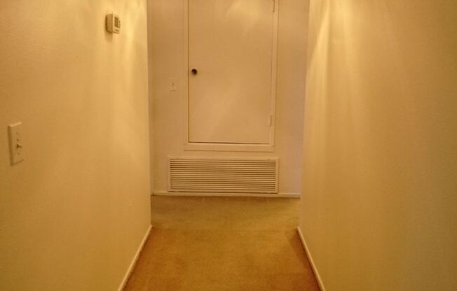 3 beds, 2 baths, $1,560.95, Unit # 225