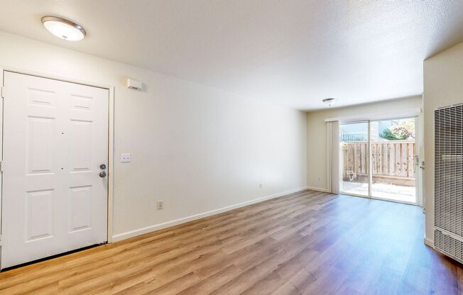 1 bed, 1 bath, 600 sqft, $1,800