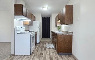 3 beds, 1 bath, 900 sqft, $929, Unit 202