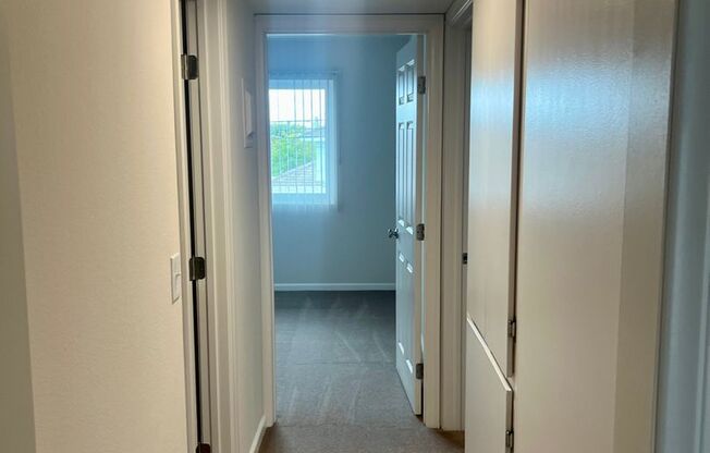 2 beds, 2 baths, 950 sqft, $2,800, Unit 521