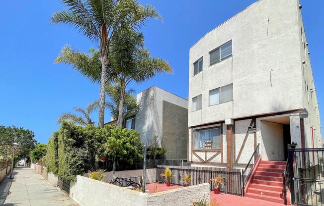 39 Sunset Ave.