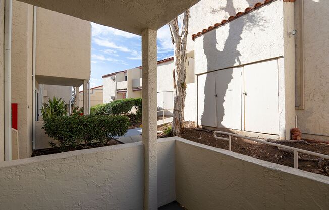 2 beds, 1.5 baths, 885 sqft, $2,350, Unit 067