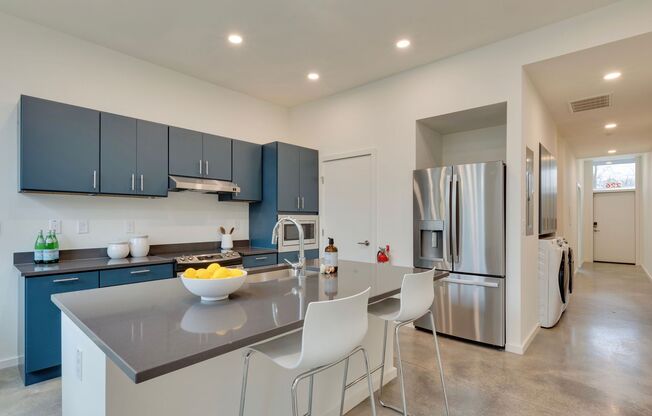 1 bed, 1 bath, $800, Unit Unit 7 Suite E - 226 N Dillard St