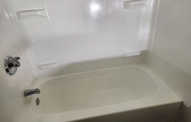 1 bed, 1 bath, 550 sqft, $1,200, Unit 203