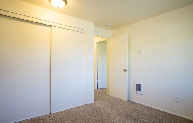 2 beds, 1 bath, 940 sqft, $1,395, Unit 210