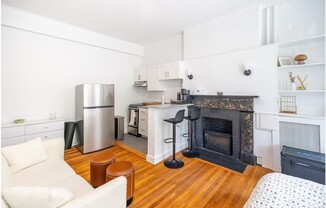 Studio, 1 bath, 400 sqft, $2,450, Unit 1