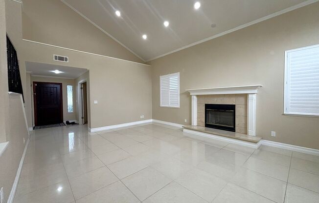 Bright & Updated 4-Bedroom Home in Northgate Neighborhood, Fremont