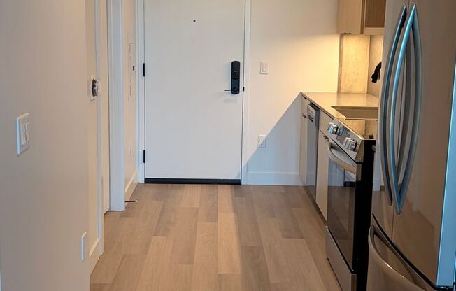 Studio, 1 bath, 440 sqft, $2,295, Unit 807