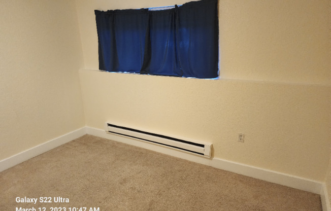 1 bed, 2 baths, 2,100 sqft, $700