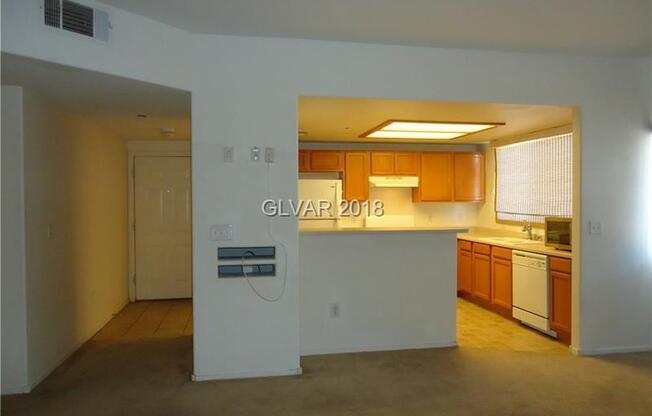 2 beds, 2 baths, $1,350, Unit Unit 1626