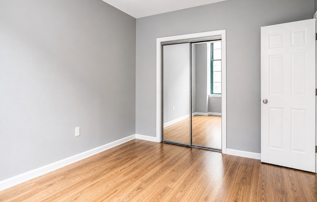 1 bed, 1 bath, 774 sqft, $1,900, Unit B37