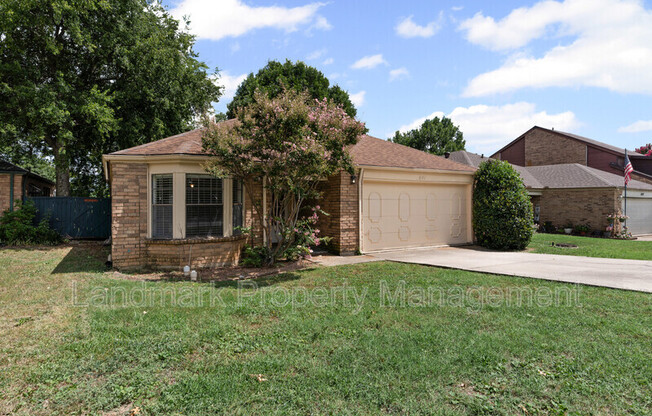 841 COUNTRY CLUB PL