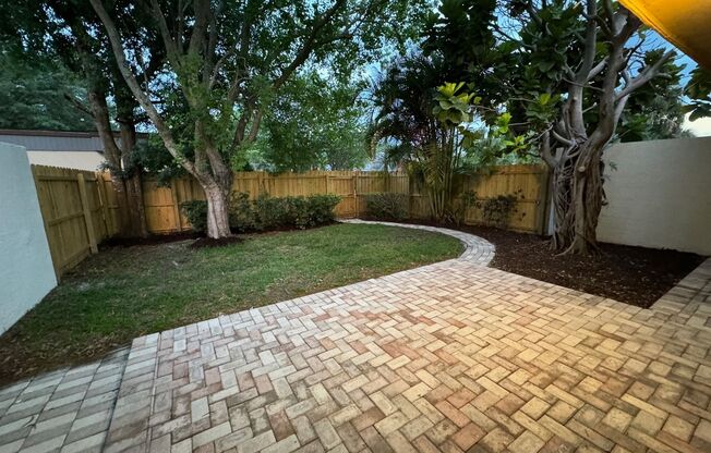 Recently Renovated 2/1 Condo in Winter Park!