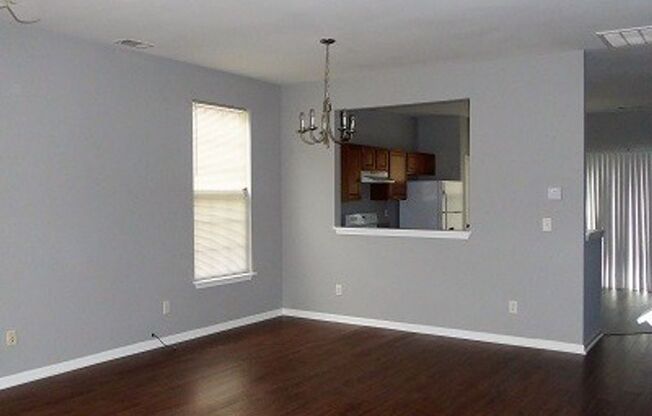 3BR/2.5BA Townhome in Cobblestone Cove, Move In Ready - Paint and Flooring is new