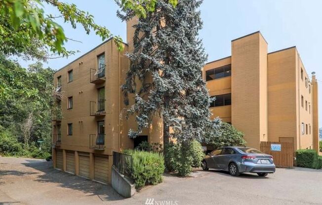 Hidden Magnolia Gem 1/bd/ba - available now!