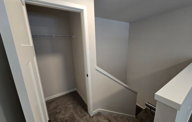2 beds, 1 bath, 955 sqft, $2,080, Unit 8421-419
