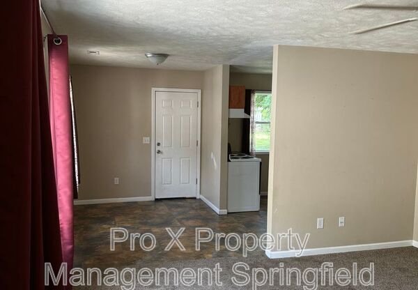 3 beds, 1 bath, 1,000 sqft, $1,045