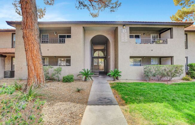 Downstairs 1 Bedroom Condo!!