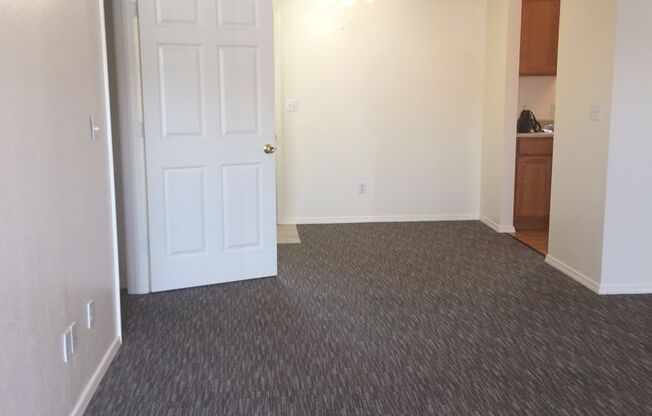 1 bed, 1 bath, 850 sqft, $695, Unit 21