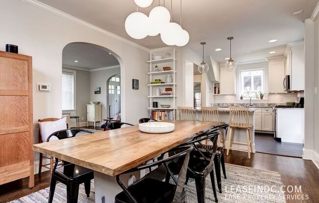 5433 31 ST NW