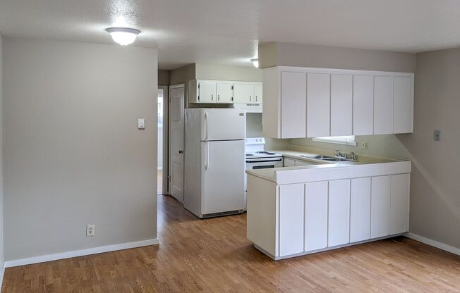 2855-2865 Front St NE