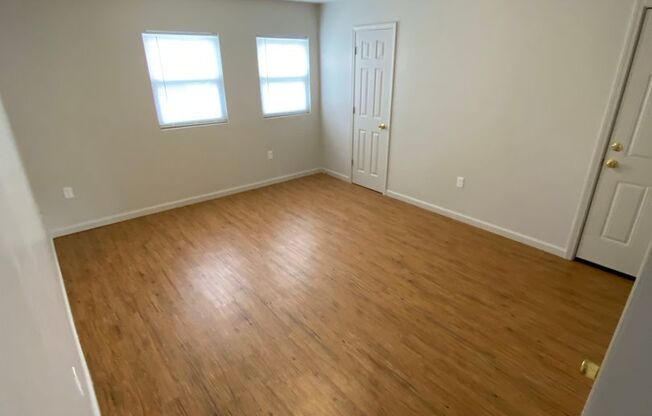2 beds, 1 bath, 675 sqft, $718, Unit 430 Tefft-Unit 07