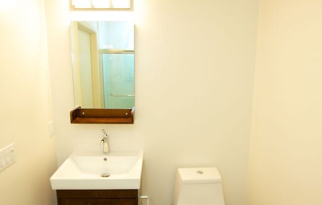 Studio, 1 bath, 340 sqft, $2,630, Unit 1335 Folsom St, Unit 502
