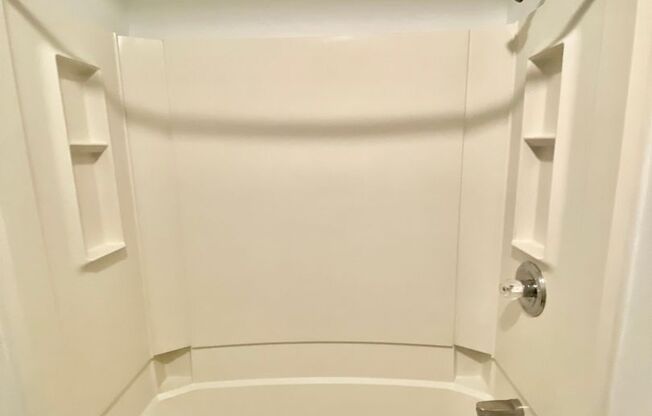 2 beds, 1 bath, 900 sqft, $1,295, Unit 21