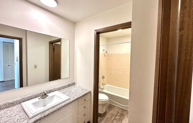 1 bed, 1 bath, $1,095, Unit 41