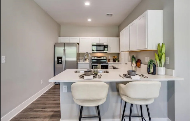 Modern 4 Bedroom Home in Falcon Falls Near Heights High School