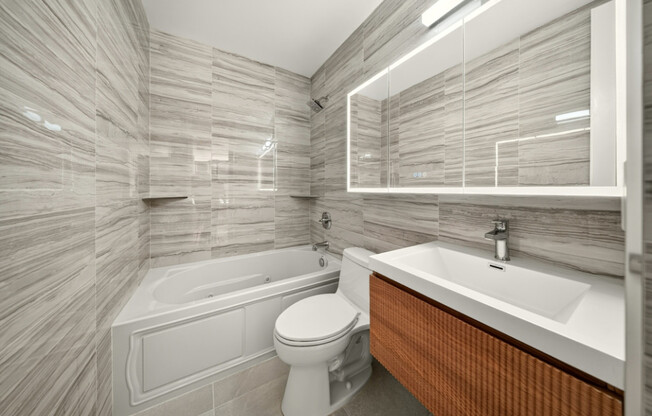 1 bed, 2.5 baths, 740 sqft, $5,800, Unit 4H