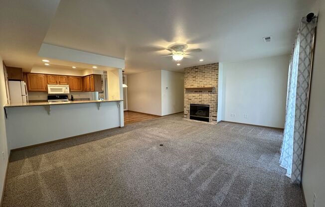 Updated 1st Floor Condo in Delafield!