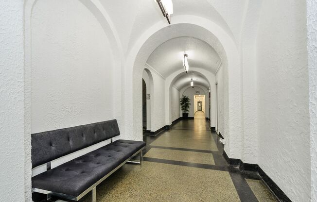 Studio, 1 bath, 375 sqft, $1,495, Unit 609