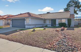 NO HOA! MOVE-IN READY 3-BEDROOM HOME IN HENDERSON! 2 BATHS / 2-CAR GARAGE