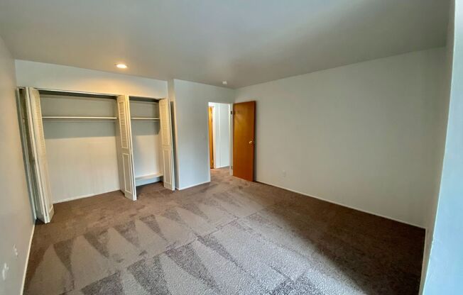 2 beds, 1 bath, 1,000 sqft, $1,295, Unit 309