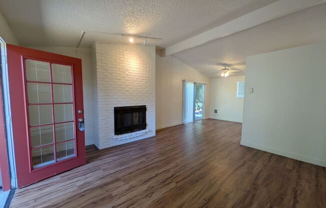 2 beds, 1 bath, 800 sqft, $1,365, Unit 3485-05