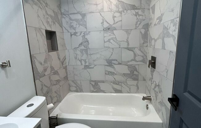 818 East Locust Avenue - 818 E Locust Ave