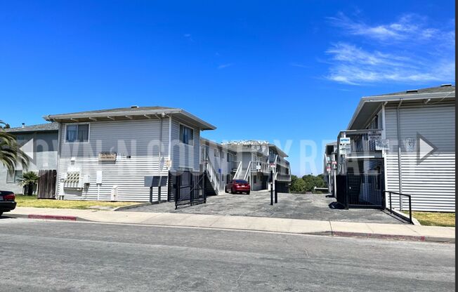 2 beds, 1 bath, $2,350, Unit # 2