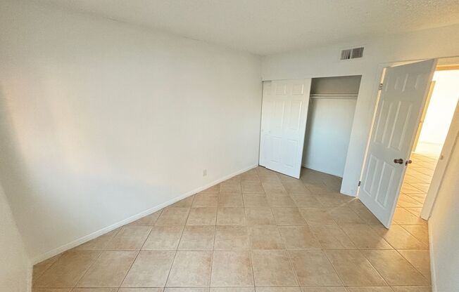 2 beds, 1 bath, 833 sqft, $1,195, Unit 1