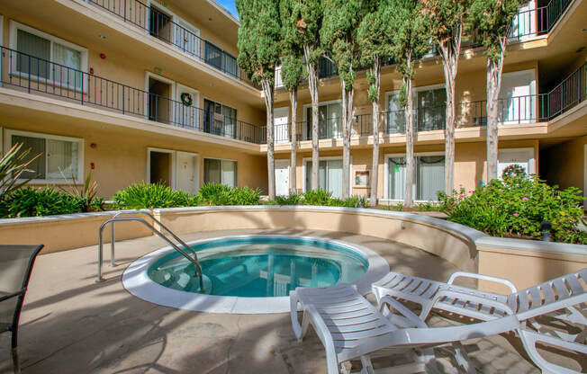 Apartment Building in Northridge Jacuzzi