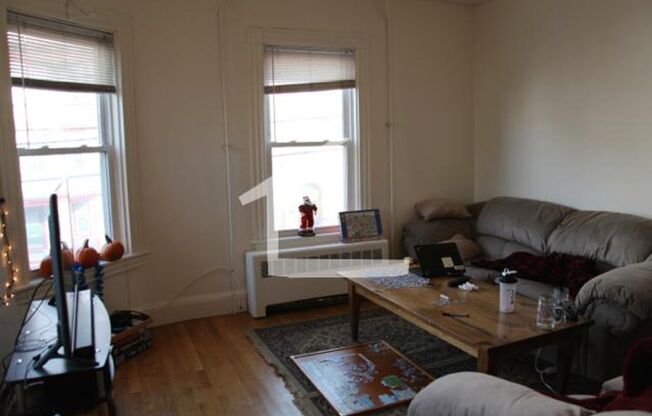 Well priced 3 bed in Mission Hill