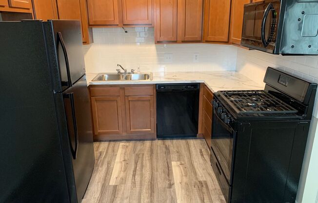 1 bed, 1 bath, $1,050, Unit IVA32