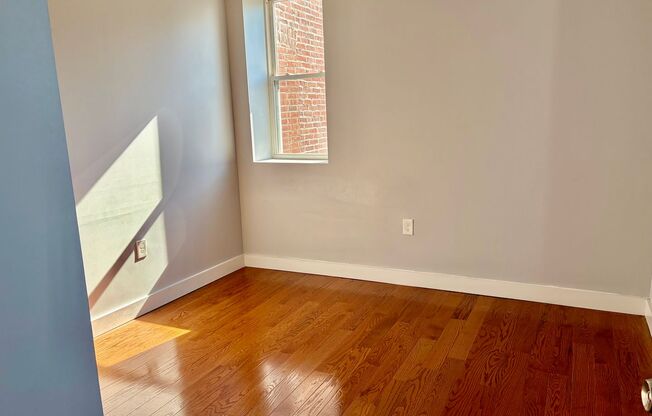 1 bed, 1 bath, 725 sqft, $1,350, Unit #304