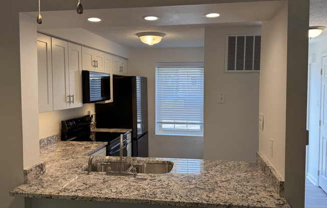 7005 LAFAYETTE SQ