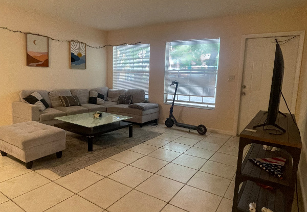 1010 NW 3 AVE